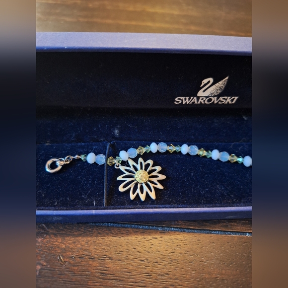 NWT Swarovski Blue Floral Bracelet - Picture 4 of 6